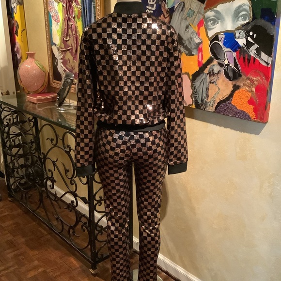 2pc black and gold sequin jogging set. - Picture 3 of 11